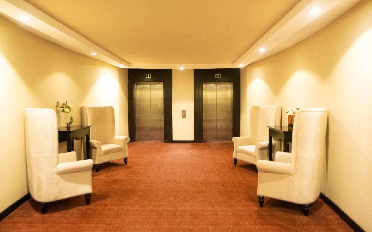 Crossroads Hotel Blantyre Esterno foto