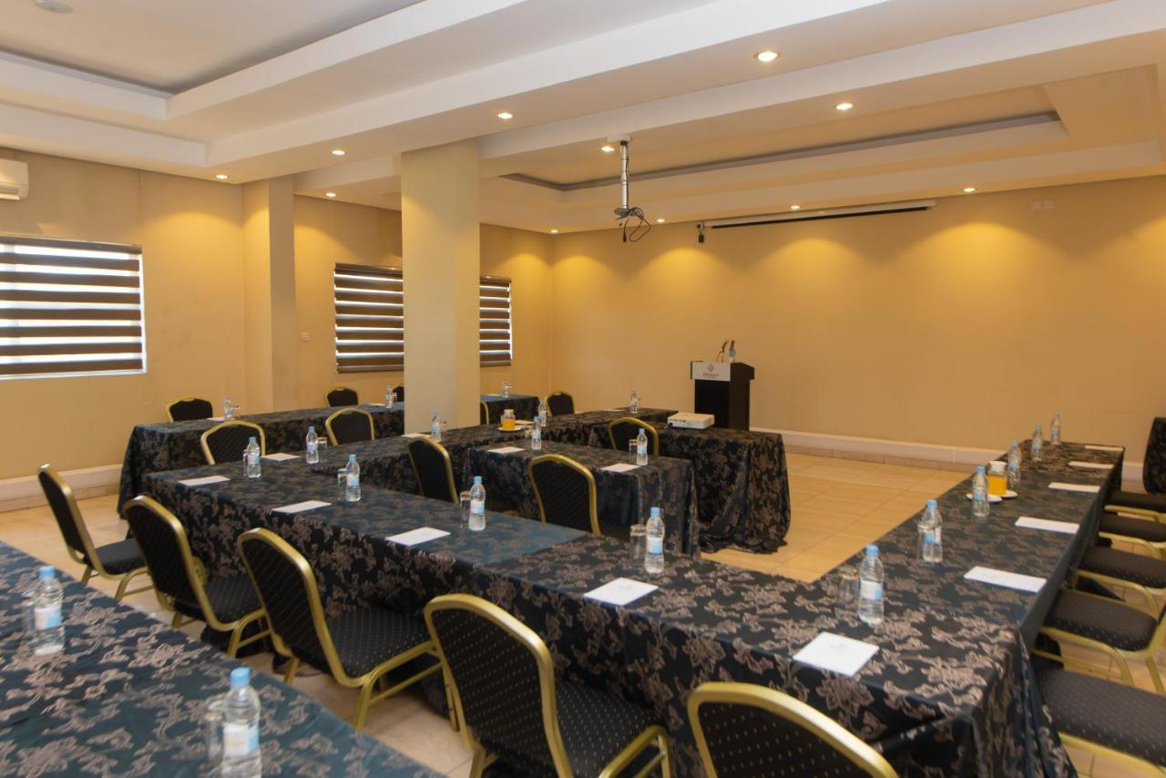 Crossroads Hotel Blantyre Esterno foto